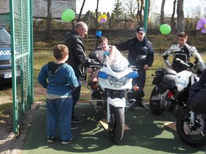 policyjne motocykle i dzieci
